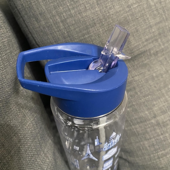 Milly Green Sporty Water Bottle with Travel Landmarks 750mL - Picture 4 of 5